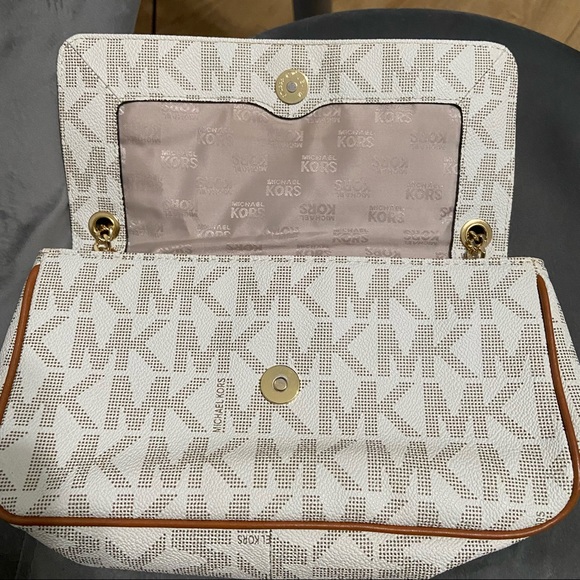 MICHAEL KORS cross body bag - Picture 6 of 9